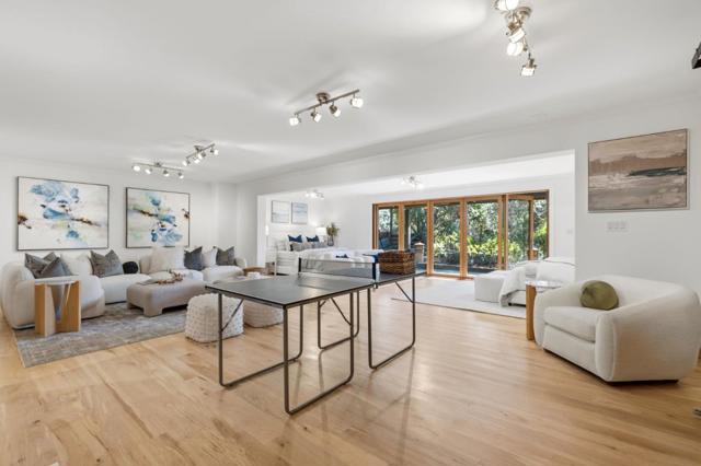 711 W California Way, Redwood City CA: https://media.crmls.org/mediaz/6c8edde1-18cb-4d7d-bddc-3bf9ffd1a030.jpg