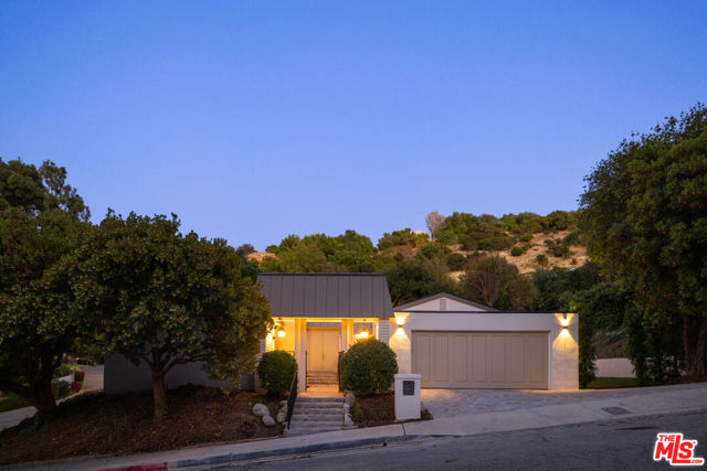 3546 Weslin Avenue, Sherman Oaks CA: https://media.crmls.org/mediaz/6c8f0053-04b3-4538-8781-ffa098bc921c.jpg