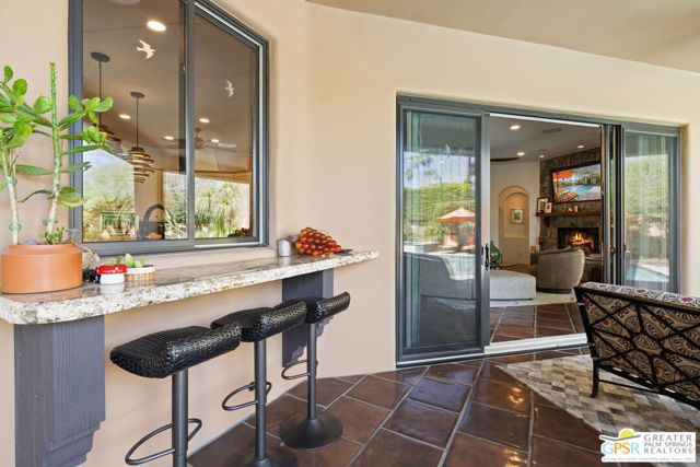 248 E Palo Verde Avenue, Palm Springs CA: https://media.crmls.org/mediaz/6c8fcde5-f46a-4e2c-bdeb-a6ec8fc414bd.jpg