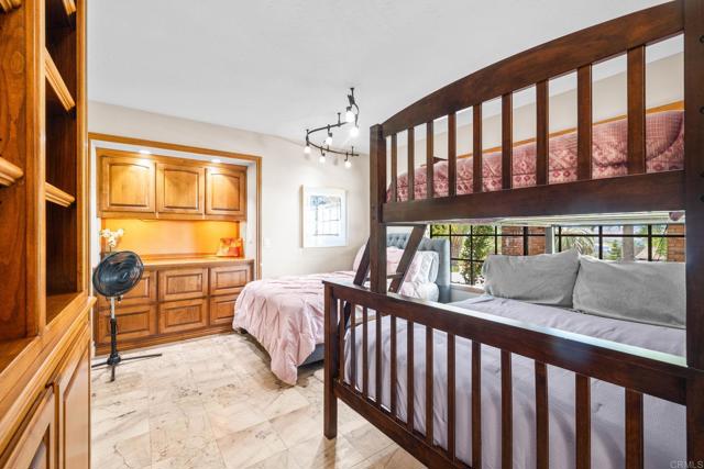 31121 Stardust Ln, Valley Center CA: https://media.crmls.org/mediaz/6c8fe6f7-61ee-48ec-a0d1-80f85bb847cf.jpg