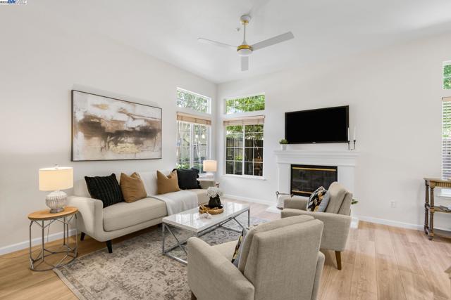 4120 Lucca Ct, Pleasanton CA: https://media.crmls.org/mediaz/6c907e43-6f49-4b3f-86c1-1dc3e359ffae.jpg