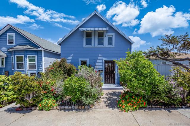 405 Langley St, San Diego CA: https://media.crmls.org/mediaz/6c90937a-a49a-421d-9dca-c17b949582bc.jpg