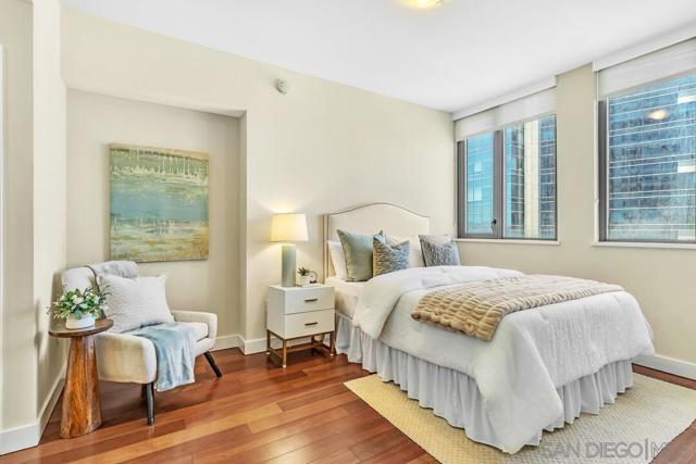 700 W E St, San Diego CA: https://media.crmls.org/mediaz/6c919263-148a-443d-882e-758a9ca4b87e.jpg