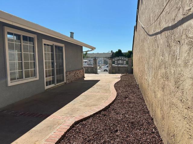 1165 Camano Court, San Jose CA: https://media.crmls.org/mediaz/6c926ea5-22fd-48ef-a061-1d7441b9c182.jpg
