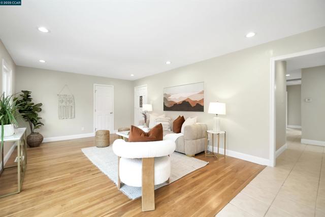2951 Estates Ave, Pinole CA: https://media.crmls.org/mediaz/6c931c0d-6def-46f4-8f59-682fe4758284.jpg