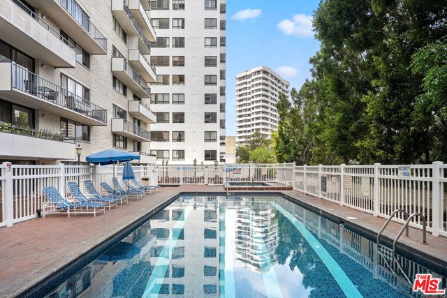 10535 Wilshire Boulevard, Los Angeles CA: https://media.crmls.org/mediaz/6c93baf5-b6a2-4d83-ac1a-5a0c40662ae6.jpg