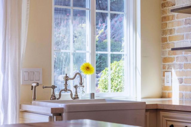 2240 Francisco Boulevard, Pacifica CA: https://media.crmls.org/mediaz/6c941388-4cf4-468a-bead-a57cb2005a9f.jpg