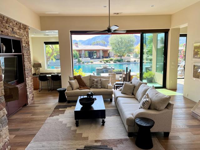 50135 Camino Privado, La Quinta CA: https://media.crmls.org/mediaz/6c94235b-9760-4497-affe-d69664c1bf05.jpg