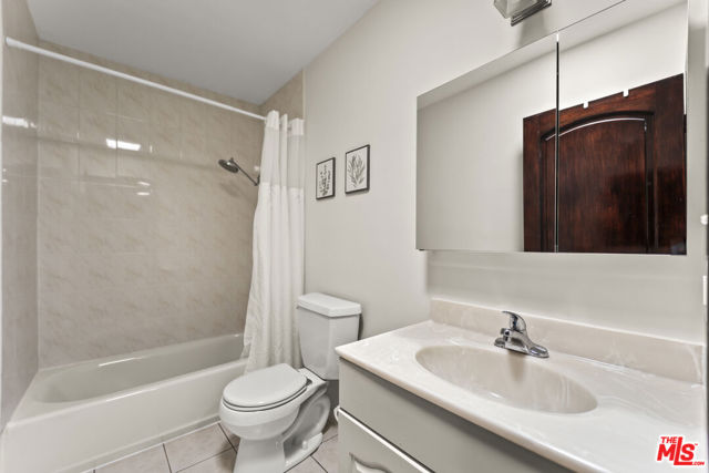 10854 Morrison Street, North Hollywood CA: https://media.crmls.org/mediaz/6c947fda-3837-4edf-956c-15c8d078346b.jpg