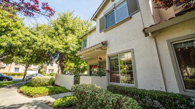 1171 Tea Rose Circle, San Jose CA: https://media.crmls.org/mediaz/6c94c04a-701b-4515-b478-516be934c683.jpg