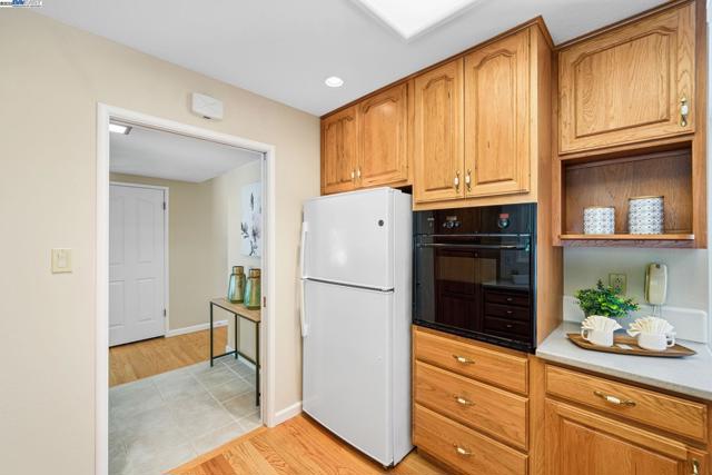 2082 Boxwood Way, Fremont CA: https://media.crmls.org/mediaz/6c94e775-6de5-4261-bb47-ad1167869fa4.jpg
