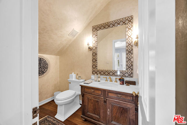 12911 MARLBORO Street, Los Angeles CA: https://media.crmls.org/mediaz/6c94f8d0-c0b7-4a65-b762-e945af252833.jpg