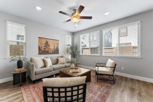 8243 Blue Coral Avenue, Elk Grove CA: https://media.crmls.org/mediaz/6c955521-aeb7-4191-b21e-f1dd51e16c6f.jpg