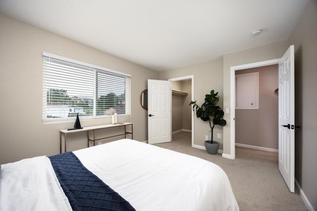 12126 Lemon Crest Dr, Lakeside CA: https://media.crmls.org/mediaz/6c95d3b6-8005-4b86-b5e3-92a47017402c.jpg