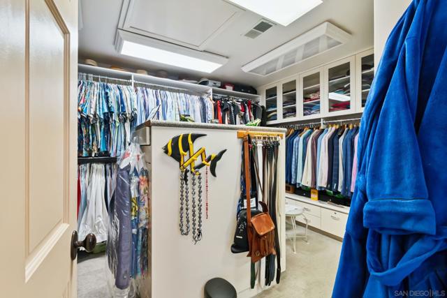 5979 Via Zurita, La Jolla CA: https://media.crmls.org/mediaz/6c96632d-eeae-4ebc-bf64-5c11039e2004.jpg