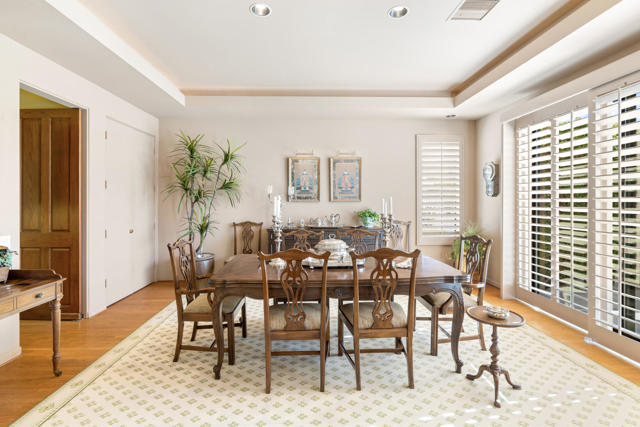 900 Dogwood Circle E, Palm Springs, CA 92264