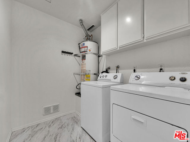 24 Green Brier Circle, Coto de Caza CA: https://media.crmls.org/mediaz/6c9780d2-3558-4d20-b68b-ad79a69bb1ac.jpg