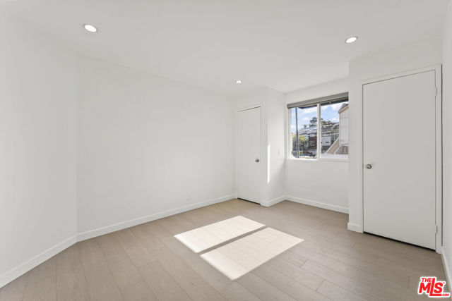 712 Pacific Street, Santa Monica CA: https://media.crmls.org/mediaz/6c97e98b-3f5b-40e7-875c-06936cc99f51.jpg