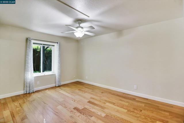 1598 Schenone Ct, Concord CA: https://media.crmls.org/mediaz/6c9854f3-2993-4caf-bed7-0dcc2a584e00.jpg