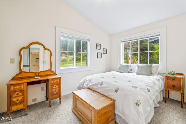 3781 N Highway 1, Albion CA: https://media.crmls.org/mediaz/6c9885a7-64a2-4a48-b30d-8c55da1d3aae.jpg
