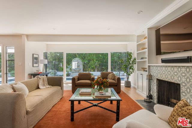 11349 Canton Drive, Studio City CA: https://media.crmls.org/mediaz/6c98875b-e339-44dd-b4f6-337a7847ce34.jpg