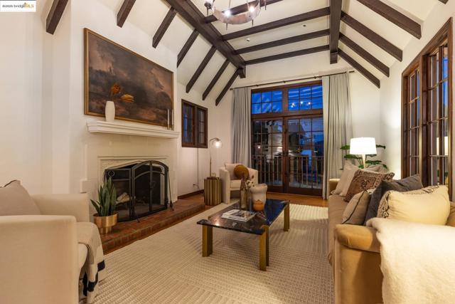5815 Morpeth St, Oakland CA: https://media.crmls.org/mediaz/6c991c21-a4b0-43d9-9caf-52ed6791ad75.jpg