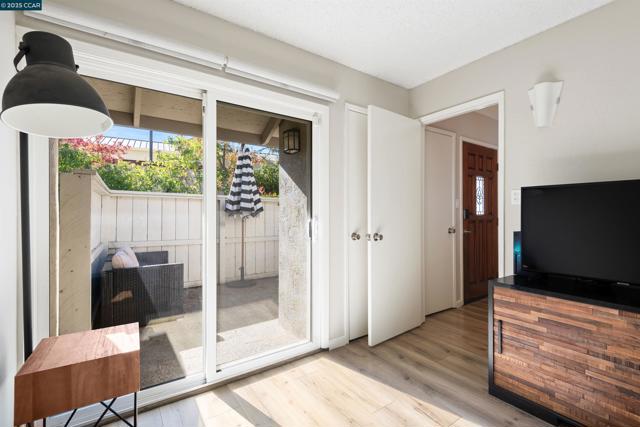 2420 Pleasant Hill Rd, Pleasant Hill CA: https://media.crmls.org/mediaz/6c998214-c3bf-4166-9384-f73694c01236.jpg