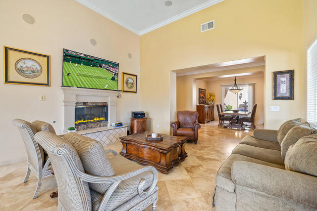 9 Via Santanella, Rancho Mirage CA: https://media.crmls.org/mediaz/6c99e4ad-5042-45b5-b1ad-74ec5cc3cab6.jpg