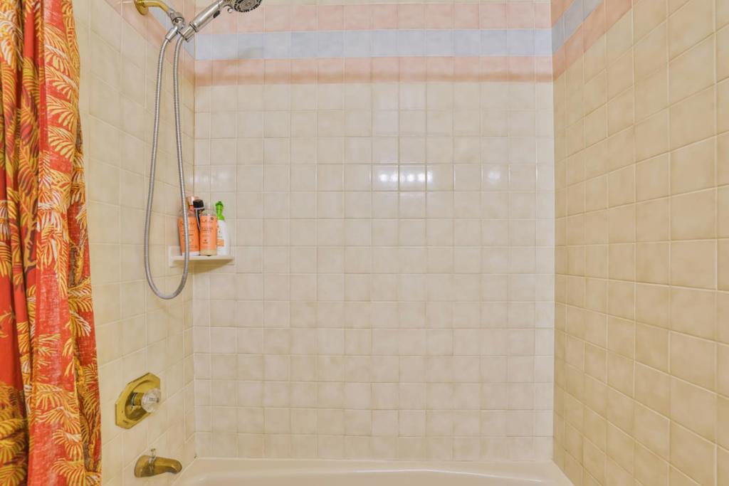 https://media.crmls.org/mediaz/6c9a740e-9038-4a97-a363-ea04d0dee23f.jpg?preset=X-Large