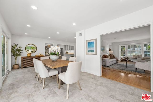 135 N Canyon View Drive, Los Angeles CA: https://media.crmls.org/mediaz/6c9a9156-2b4d-4049-b899-ac4a21594189.jpg