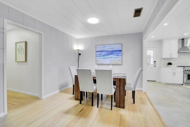 667 Cuesta Drive, Los Altos CA: https://media.crmls.org/mediaz/6c9b7a36-8c76-4c76-8b97-f21b328395be.jpg