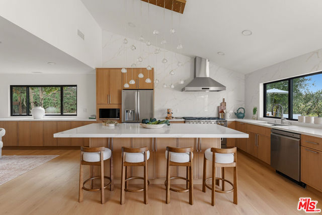 2031 Channelford Road photo 11