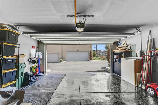 Detail Gallery Image 21 of 30 For 402 Creekside Cir, San Diego,  CA 92114 - 3 Beds | 3 Baths