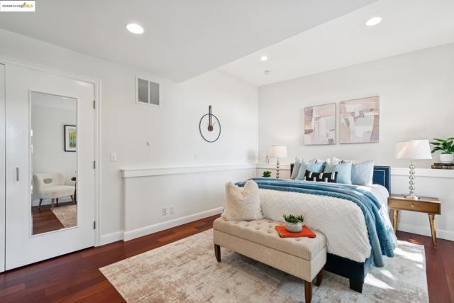 716 Cragmont Ave, Berkeley CA: https://media.crmls.org/mediaz/6c9cd01f-22c7-4f1c-a7d5-bd269a1d0fe7.jpg