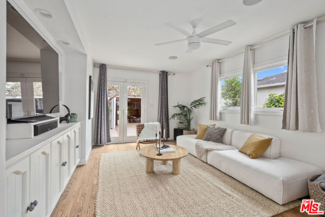 8044 Cowan Avenue, Los Angeles CA: https://media.crmls.org/mediaz/6c9d72e0-e297-4ca4-a258-64ba8570b1c5.jpg