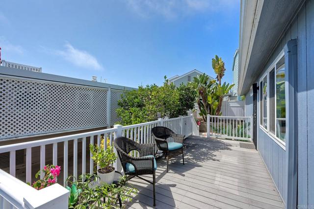 6503 Friendly Place, Carlsbad CA: https://media.crmls.org/mediaz/6c9df266-857c-4361-ab4a-22e214226808.jpg