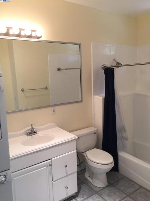 Image 10 of 40 For 2622 Kingsland Ave