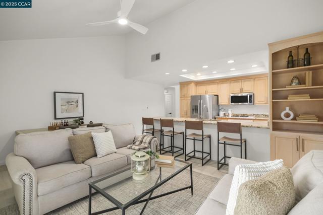 4513 Birch Bark Rd, Concord CA: https://media.crmls.org/mediaz/6c9e5e25-ff96-40d6-8fe6-75db3551292d.jpg
