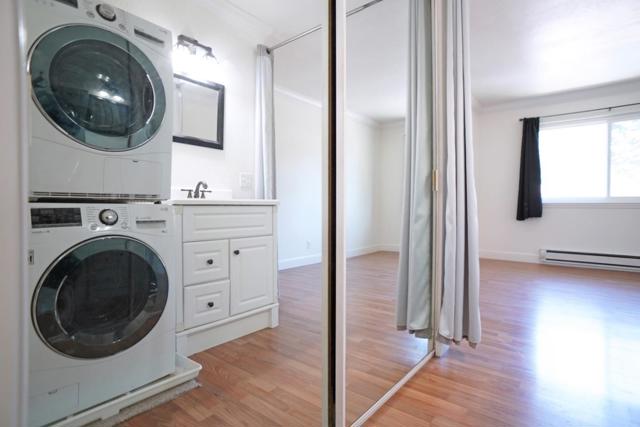 110 E Middlefield Road, Mountain View CA: https://media.crmls.org/mediaz/6c9e89c5-5542-4ce3-ad0f-806b92c49489.jpg