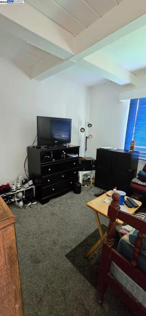 609 Banks Dr, Richmond CA: https://media.crmls.org/mediaz/6c9f2a77-5c24-48a7-b5c9-3a3209bea019.jpg