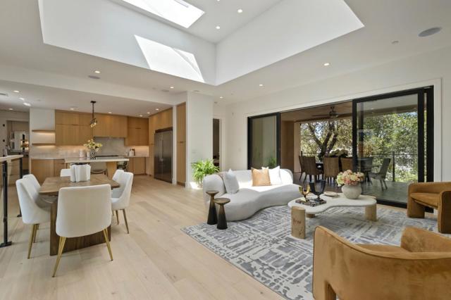 18061 Saratoga Los Gatos Road, Monte Sereno CA: https://media.crmls.org/mediaz/6c9f4175-84b3-4239-9c84-f013dfc7dff5.jpg
