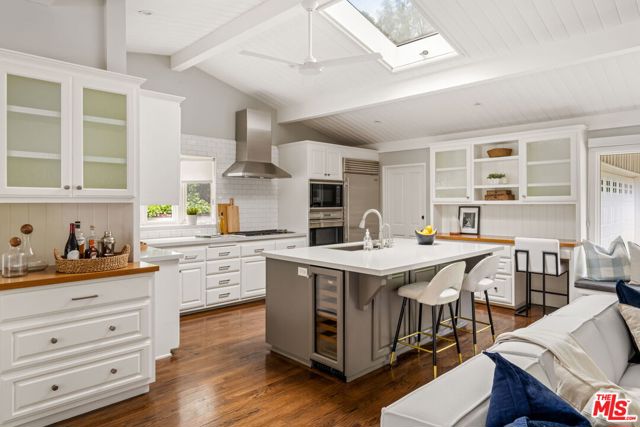 4071 Mandeville Canyon Road, Los Angeles CA: https://media.crmls.org/mediaz/6c9f9877-692d-4f1f-8343-039c847981f1.jpg