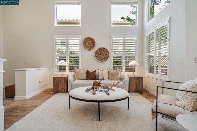 115 Sapphire Ct, San Ramon CA: https://media.crmls.org/mediaz/6ca03919-8436-47ea-abe1-3bffb1b9c238.jpg