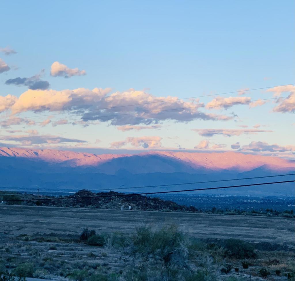 https://media.crmls.org/mediaz/6ca0aa0f-6926-498b-b152-e69f2595f891.jpg?preset=X-Large