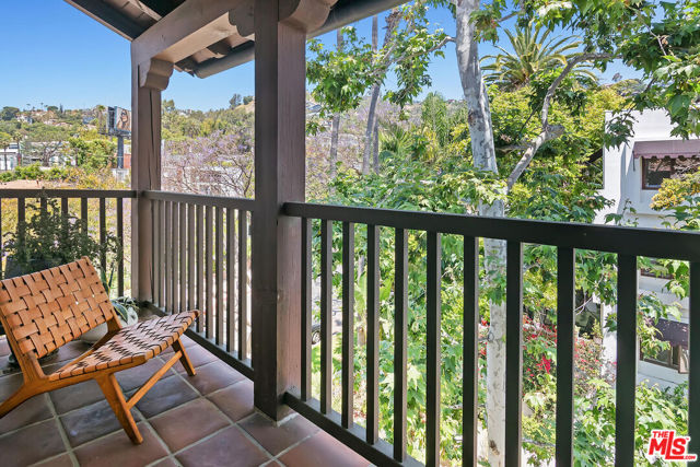 1414 N Harper Avenue, West Hollywood CA: https://media.crmls.org/mediaz/6ca0ab20-c504-418c-8eab-5d4a1045a112.jpg