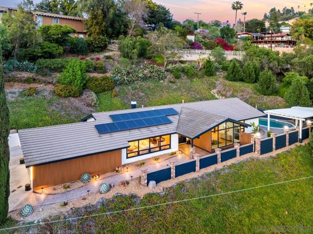 4911 Beaumont Dr, La Mesa CA: https://media.crmls.org/mediaz/6ca150f0-b4ad-42f2-9d38-0d1ab07bf3e2.jpg