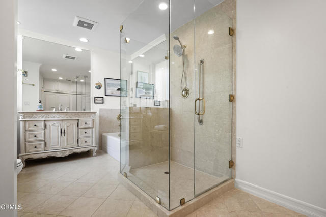 630 S Orange Grove Boulevard, Pasadena CA: https://media.crmls.org/mediaz/6ca1b3c1-2c81-426c-ba62-b02470a0ec36.jpg