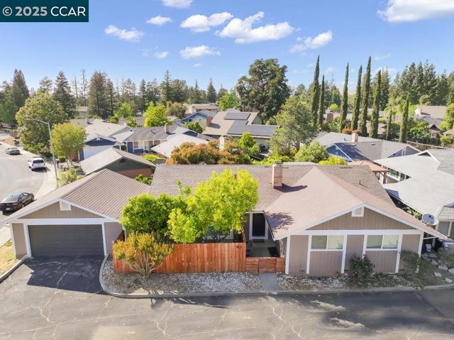 1821 Alicante Ct, Concord CA: https://media.crmls.org/mediaz/6ca1e0e6-b82e-475a-b02f-43ab4d7b6db9.jpg