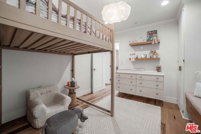 2701 Roscomare Road, Los Angeles CA: https://media.crmls.org/mediaz/6ca2421b-955e-4333-bf35-fed21a35e045.jpg