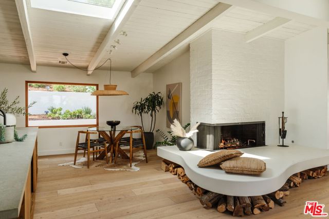 2145 Sunset Crest Drive, Los Angeles CA: https://media.crmls.org/mediaz/6ca2653d-6680-40b6-a800-ed941a7bd794.jpg